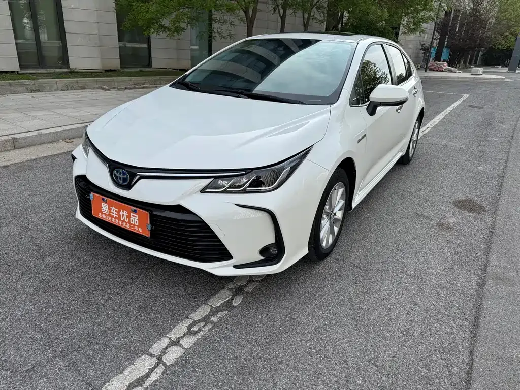 Toyota Corolla — фото 1