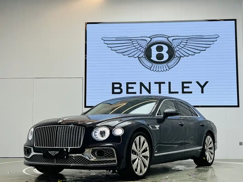 Bentley Flying Spur — фото 1