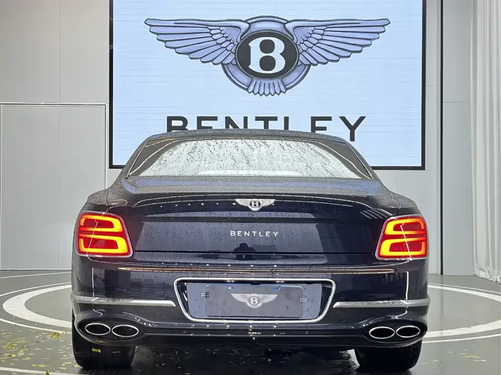 Bentley Flying Spur — фото 9