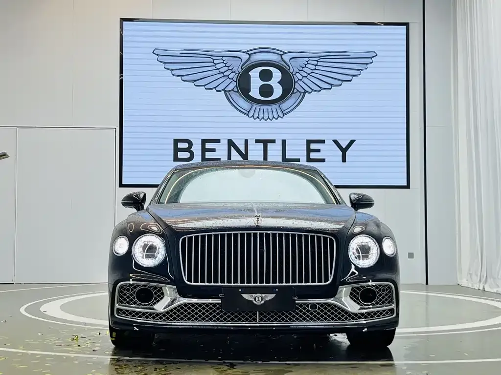 Bentley Flying Spur — фото 3