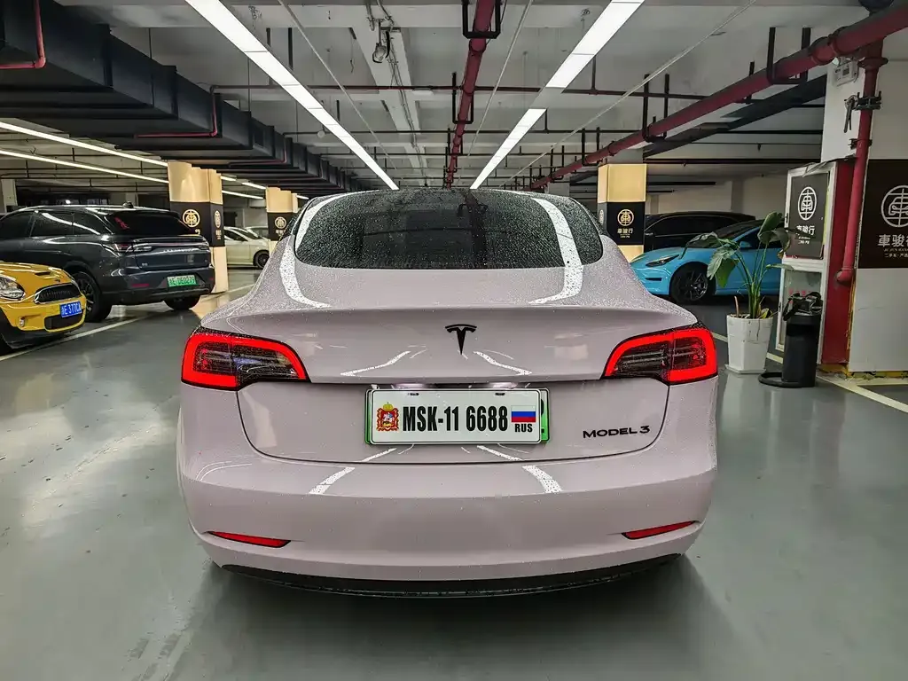 Tesla Model 3 — фото 9