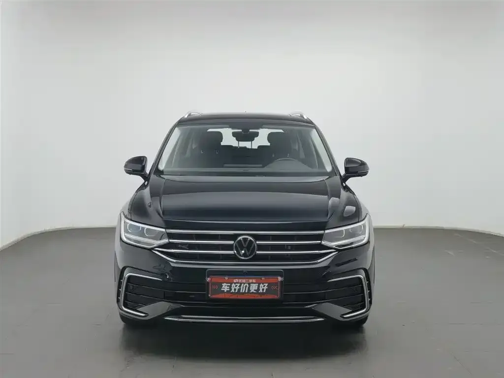 Volkswagen Tiguan L — фото 2