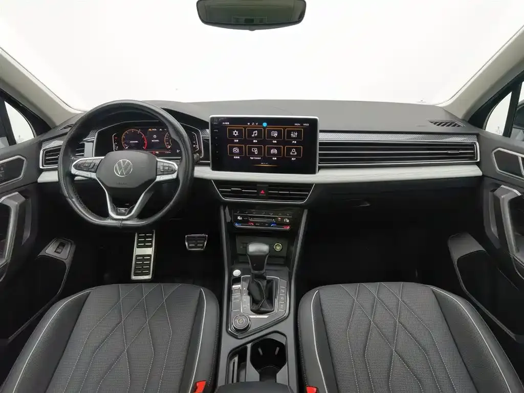 Volkswagen Tiguan L — фото 7