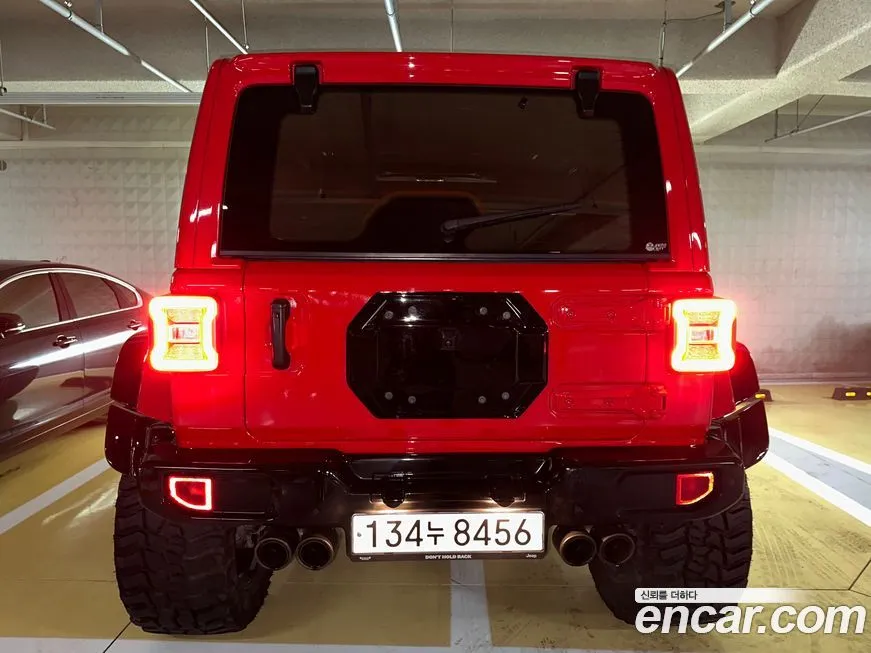 Jeep Wrangler — фото 7