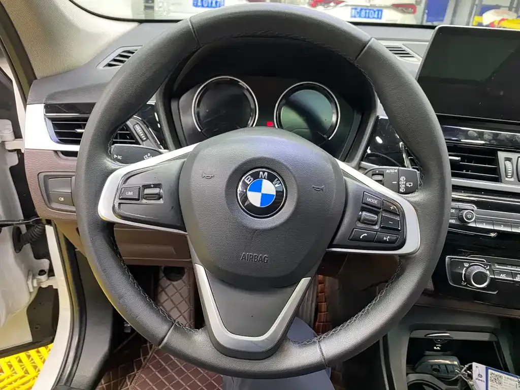 BMW X1 — фото 10
