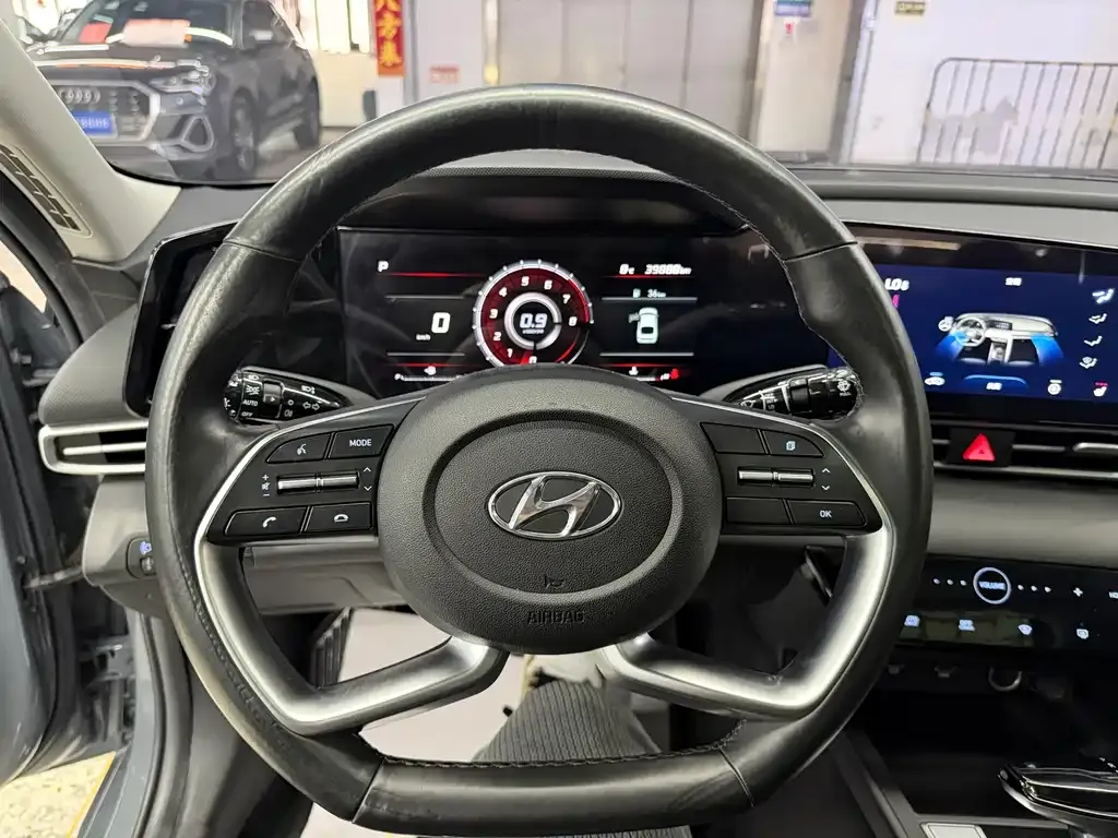 Hyundai Elantra — фото 4