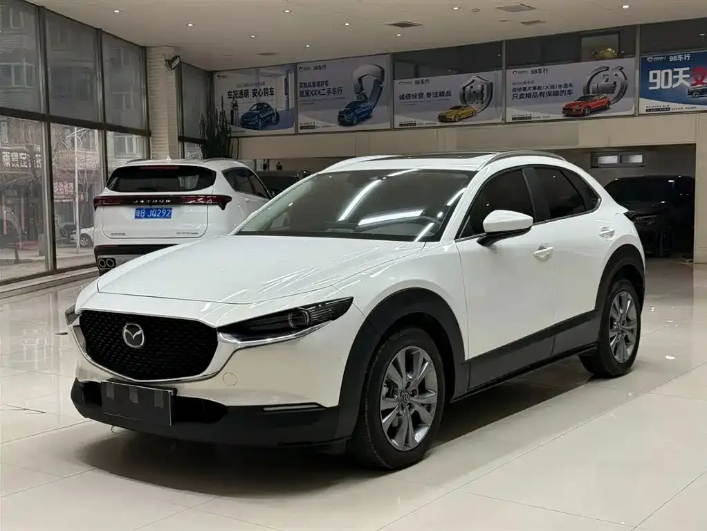 Mazda CX-30 — фото 1
