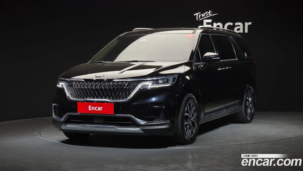 Kia Carnival — фото 1