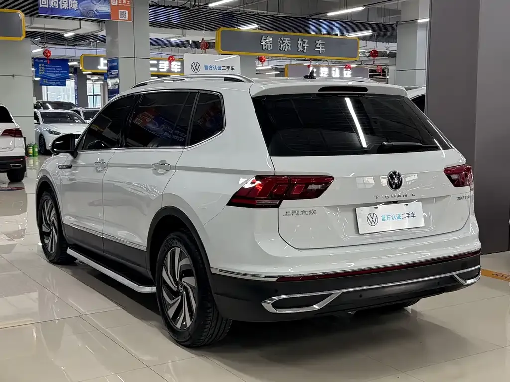 Volkswagen Tiguan L — фото 9