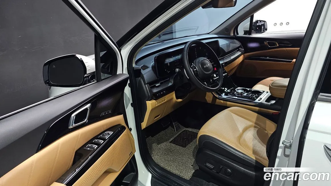 Kia Carnival — фото 10