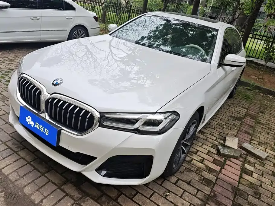 BMW 5 Series — фото 1