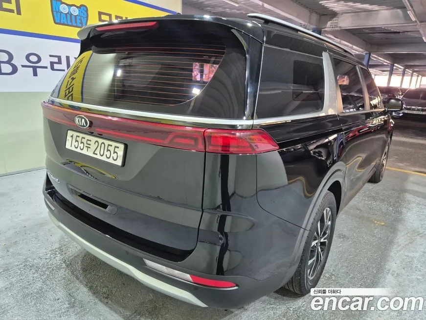 Kia Carnival — фото 5
