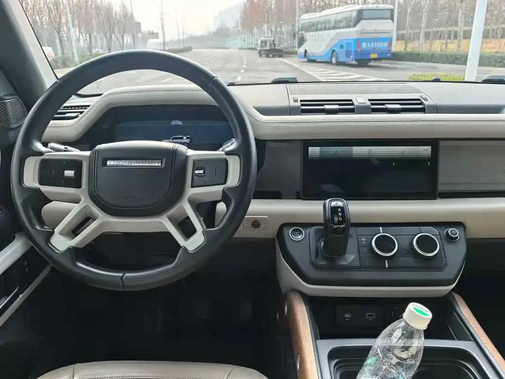 Land Rover Defender — фото 2