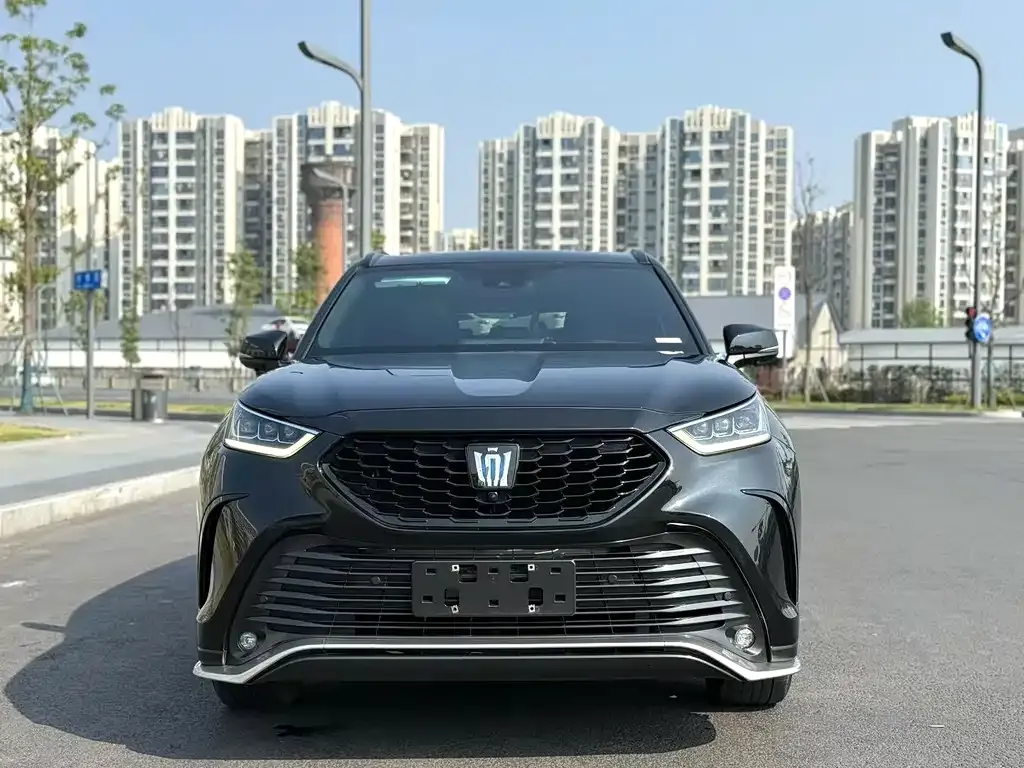 Toyota Crown Kluger 2023 из CN, фото 6