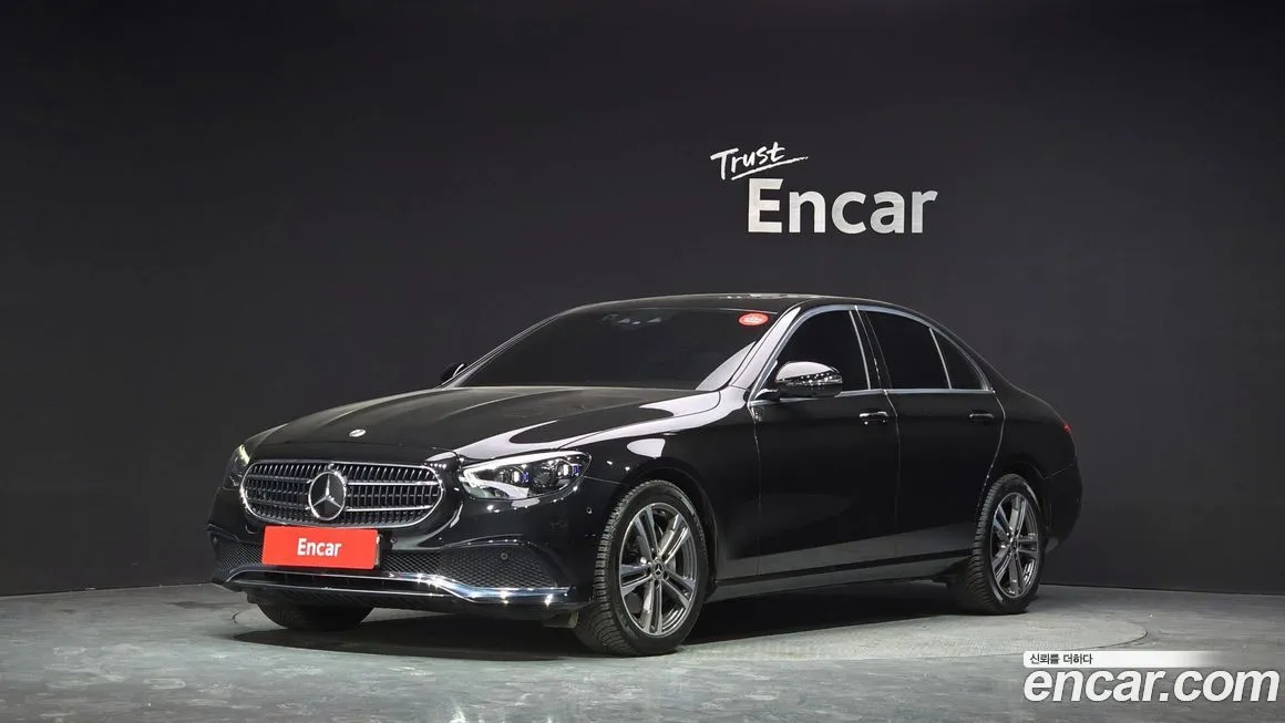 Mercedes-Benz E-Class — фото 1