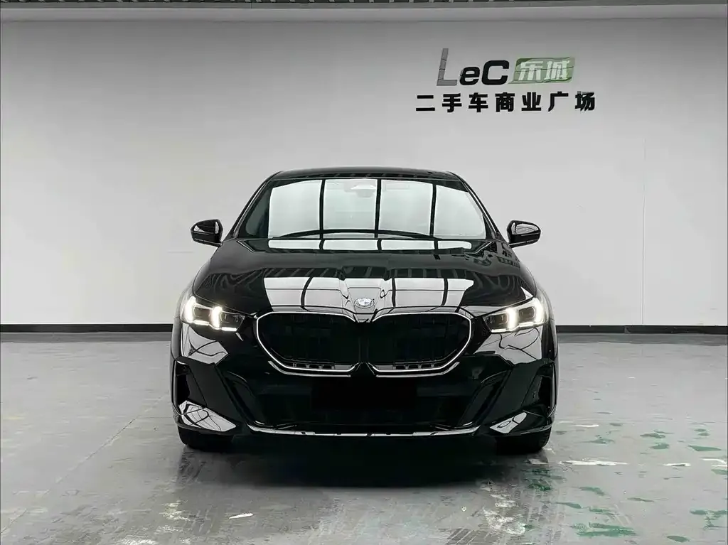 BMW 5 Series — фото 2