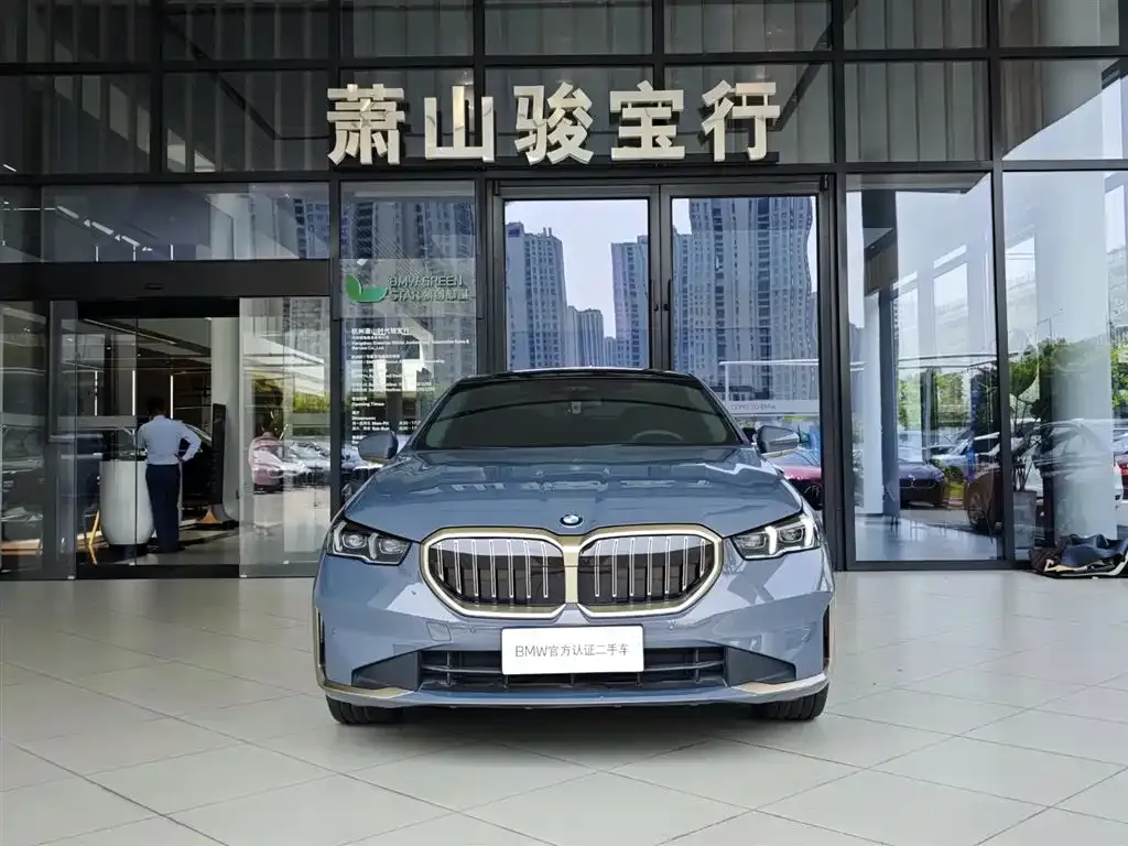 BMW 5 Series 2024 из CN, фото 3