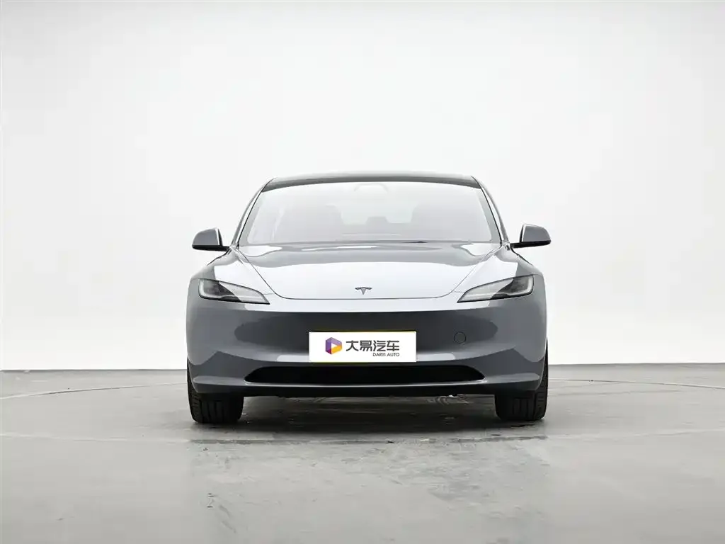 Tesla Model 3 — фото 10
