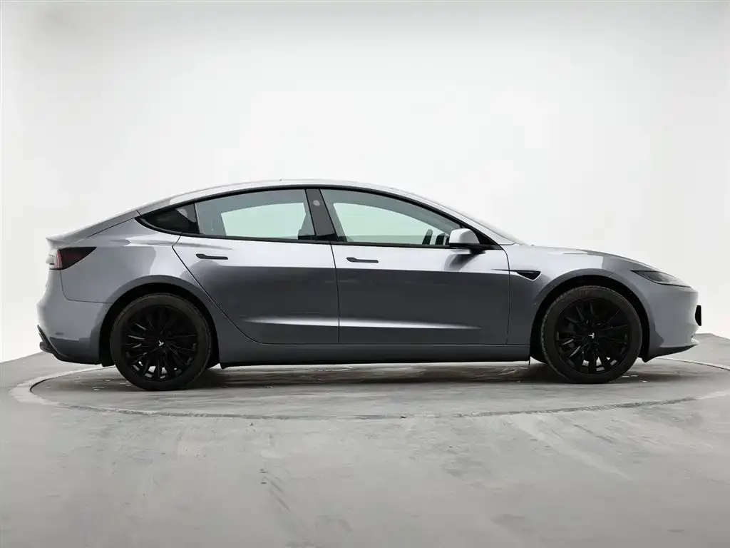 Tesla Model 3 — фото 6