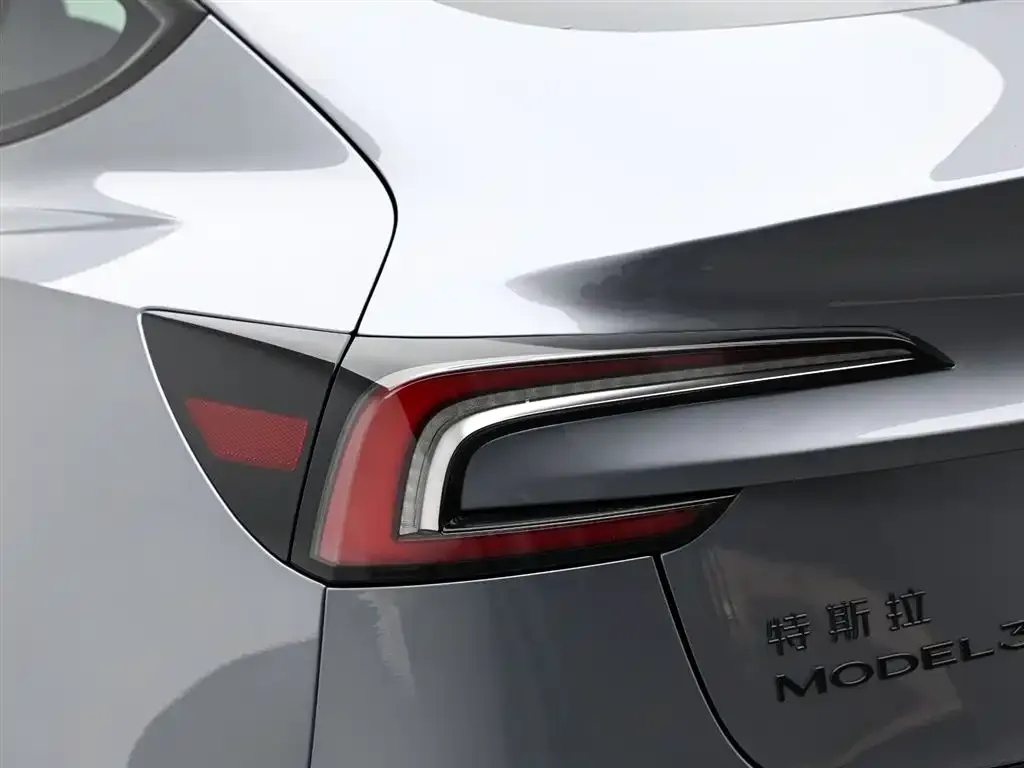 Tesla Model 3 — фото 4