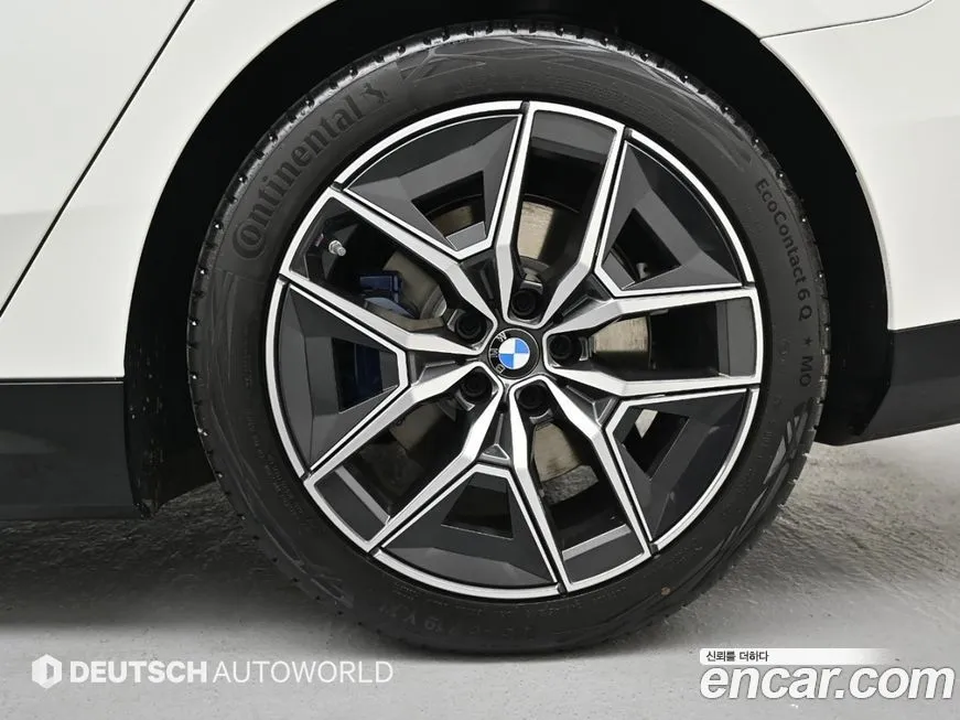 BMW i5 — фото 7