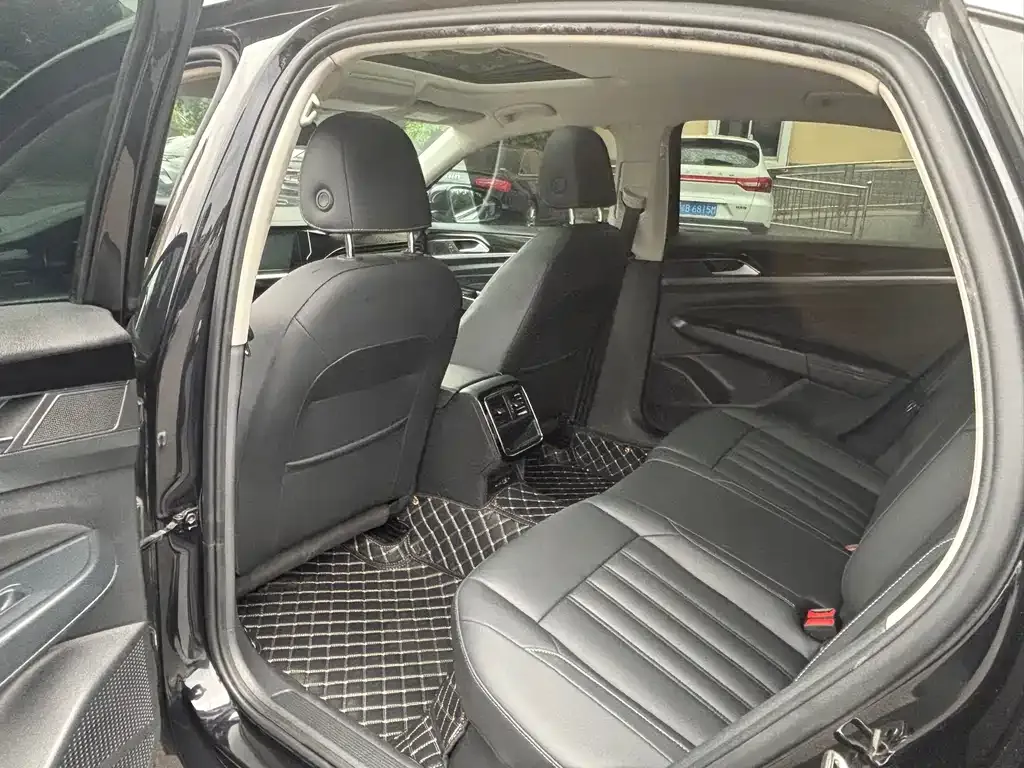 Volkswagen Passat 2022 из CN, фото 4