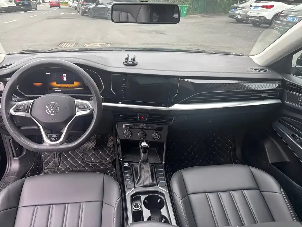Volkswagen Passat 2022 из CN, фото 2