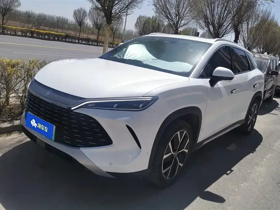 BYD L DM-i — фото 1