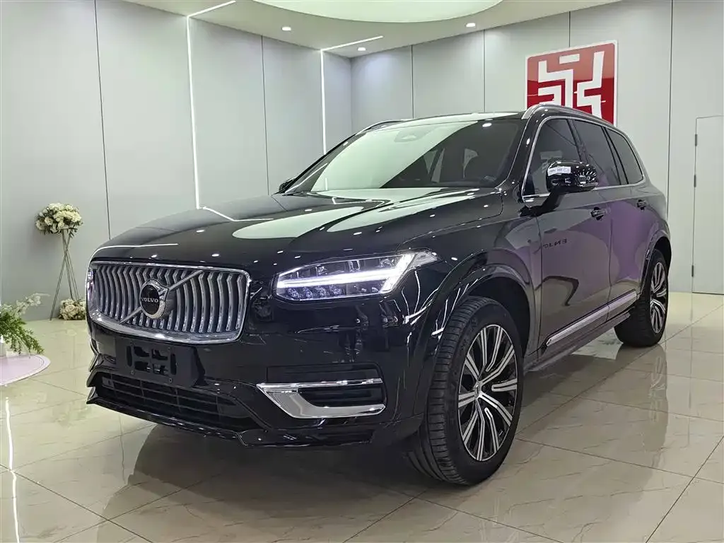 Volvo XC90 — фото 1