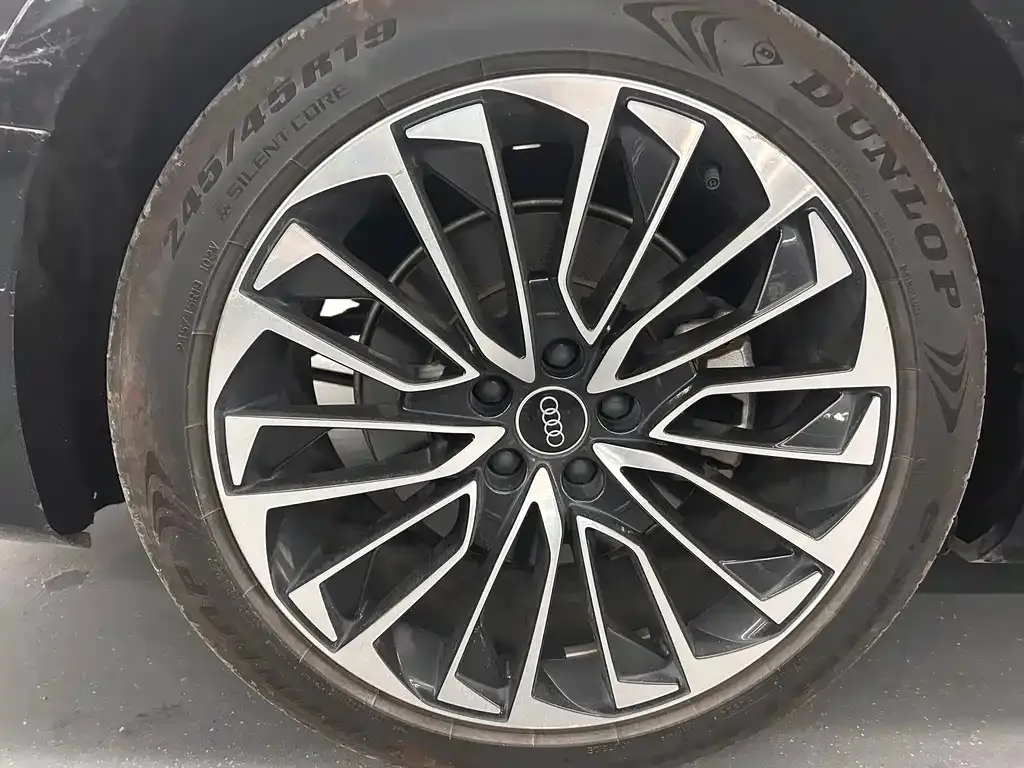 Audi A7L 2022 из CN, фото 7