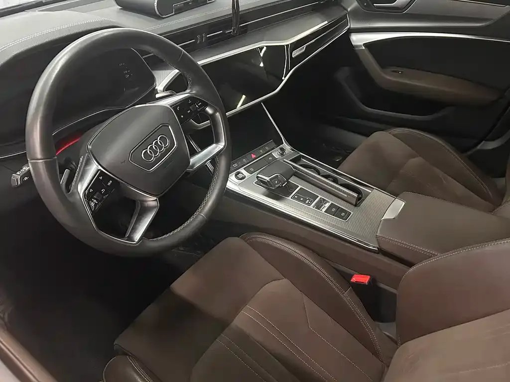 Audi A7L 2022 из CN, фото 5