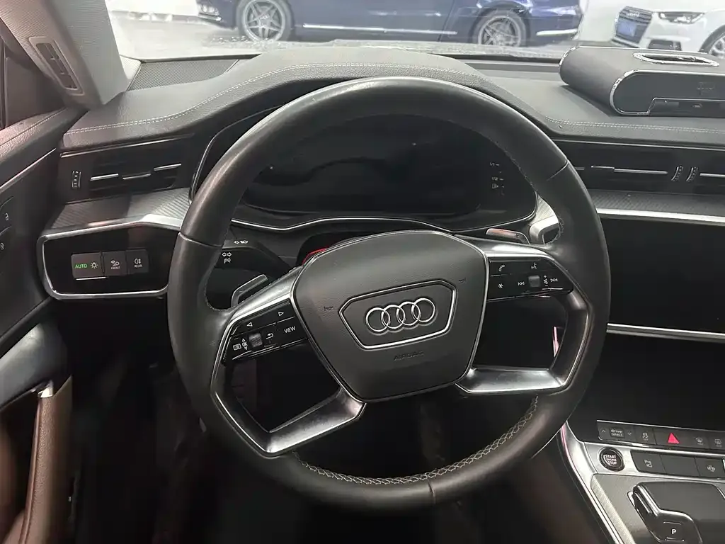 Audi A7L 2022 из CN, фото 6
