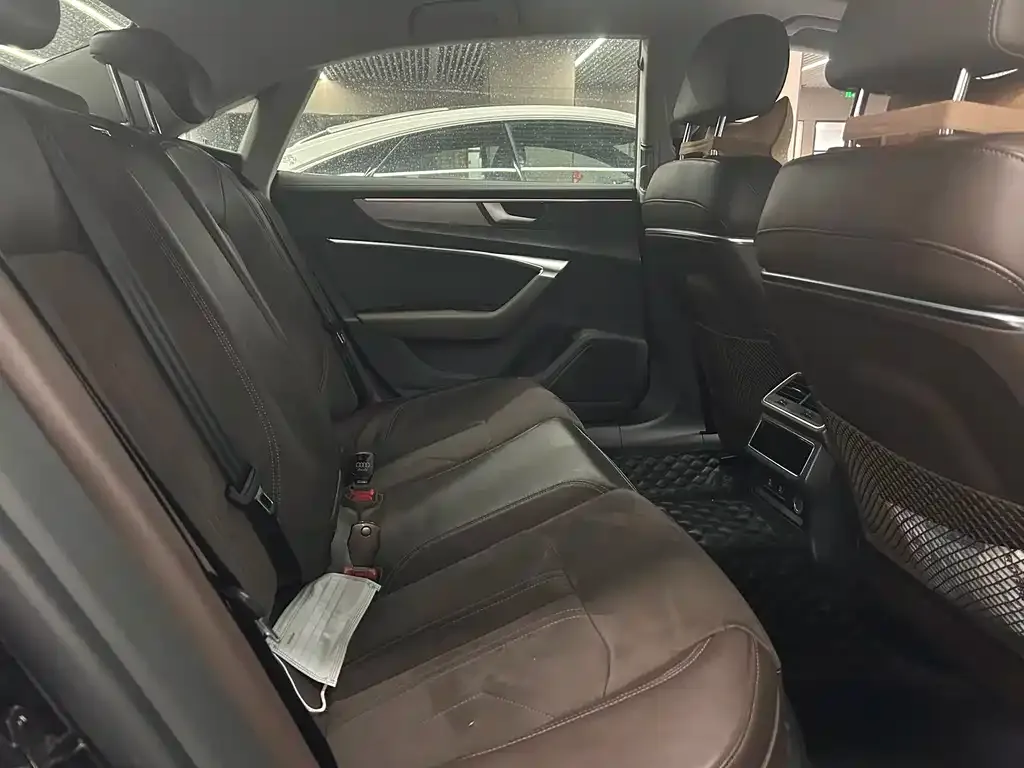 Audi A7L 2022 из CN, фото 3