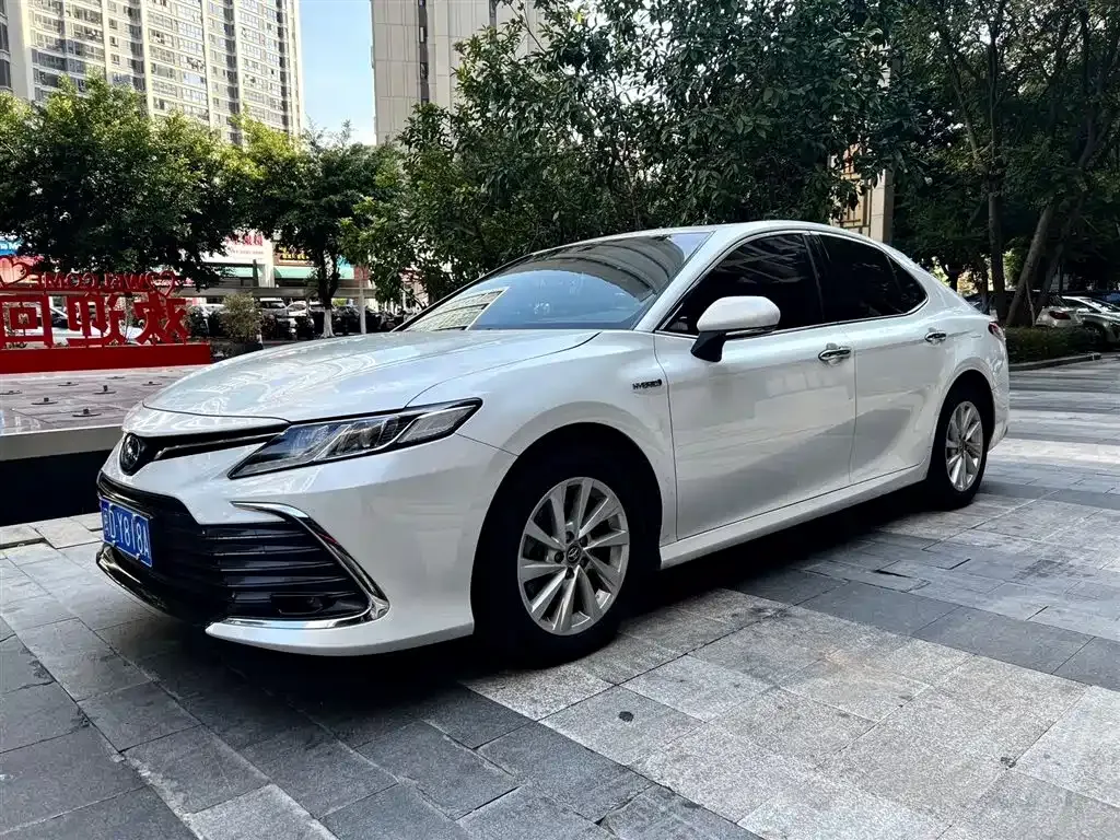 Toyota Camry — фото 8