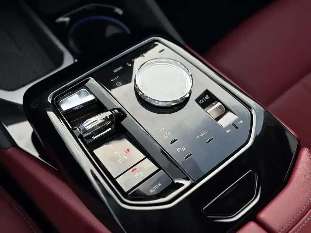 BMW 5 Series — фото 4