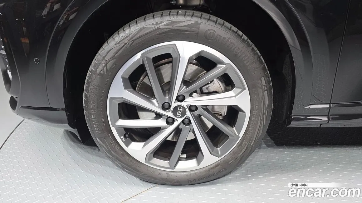 Audi Q5 2025 из KR, фото 7