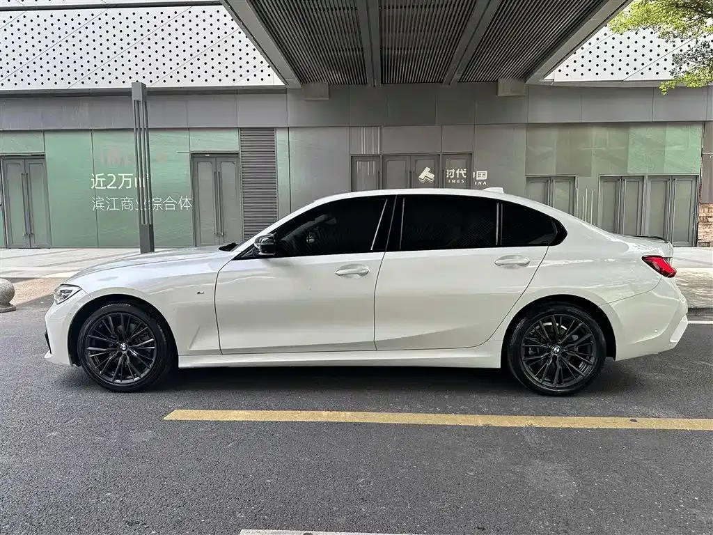 BMW 3 Series 2021 из CN, фото 7