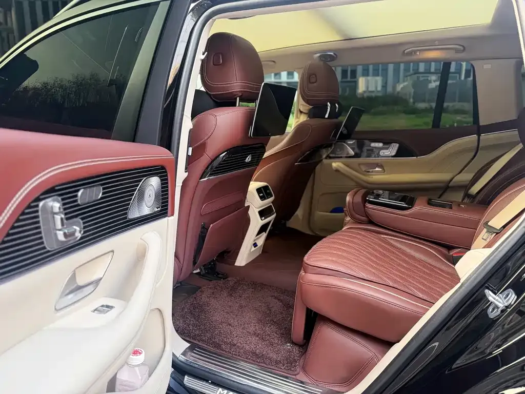 Mercedes-Benz GLS — фото 9