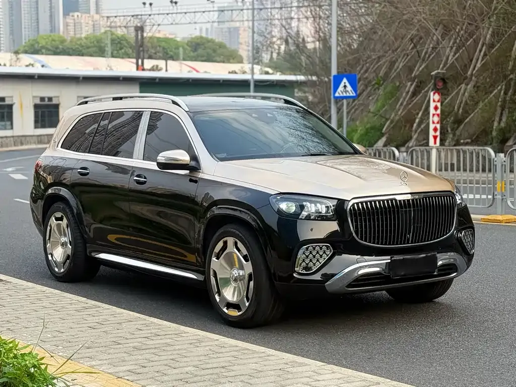 Mercedes-Benz GLS — фото 10