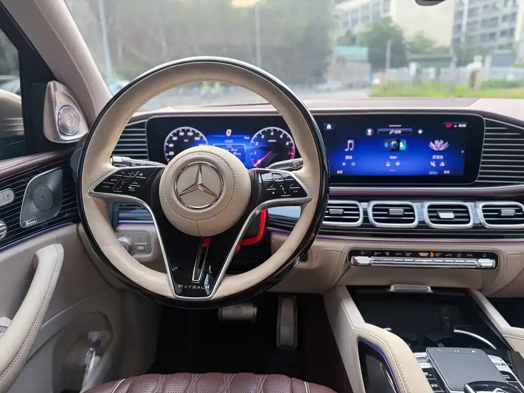 Mercedes-Benz GLS — фото 3