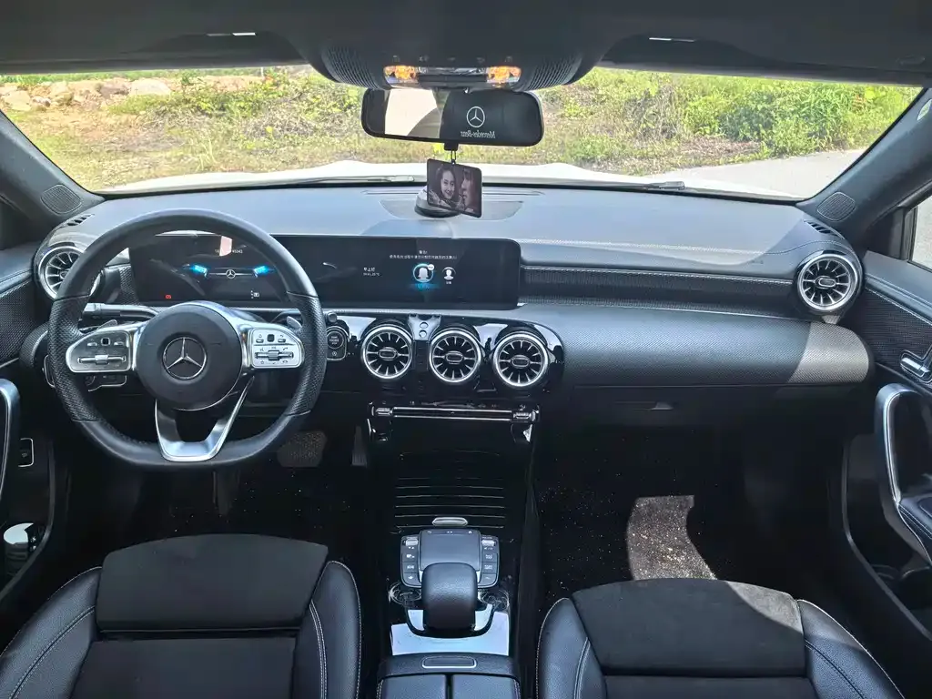Mercedes-Benz A-Class — фото 10