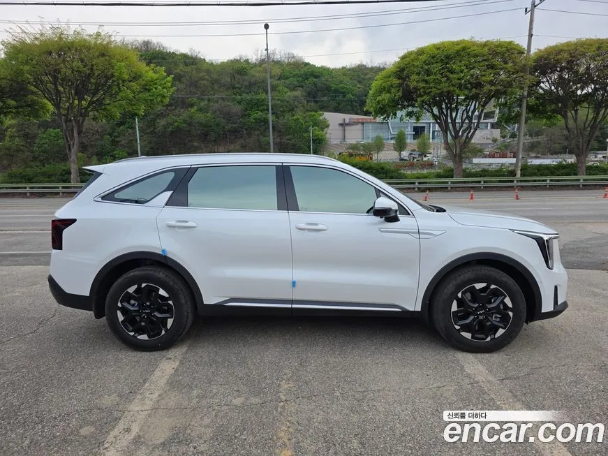 Kia Sorento — фото 10