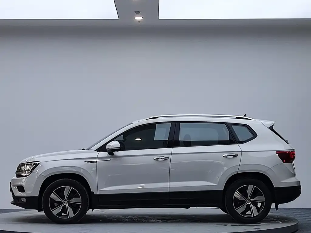 Volkswagen Tharu — фото 4