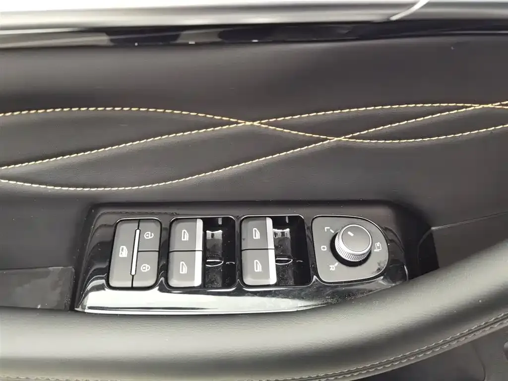 Geely Xingyue L 2024 из CN, фото 3