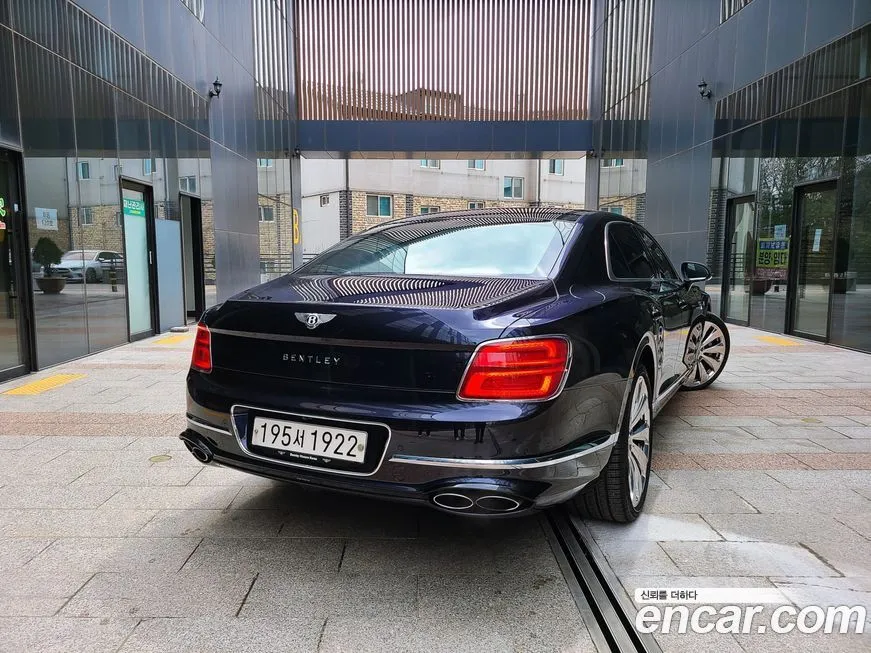 Bentley Flying Spur 2022 из KR, фото 10