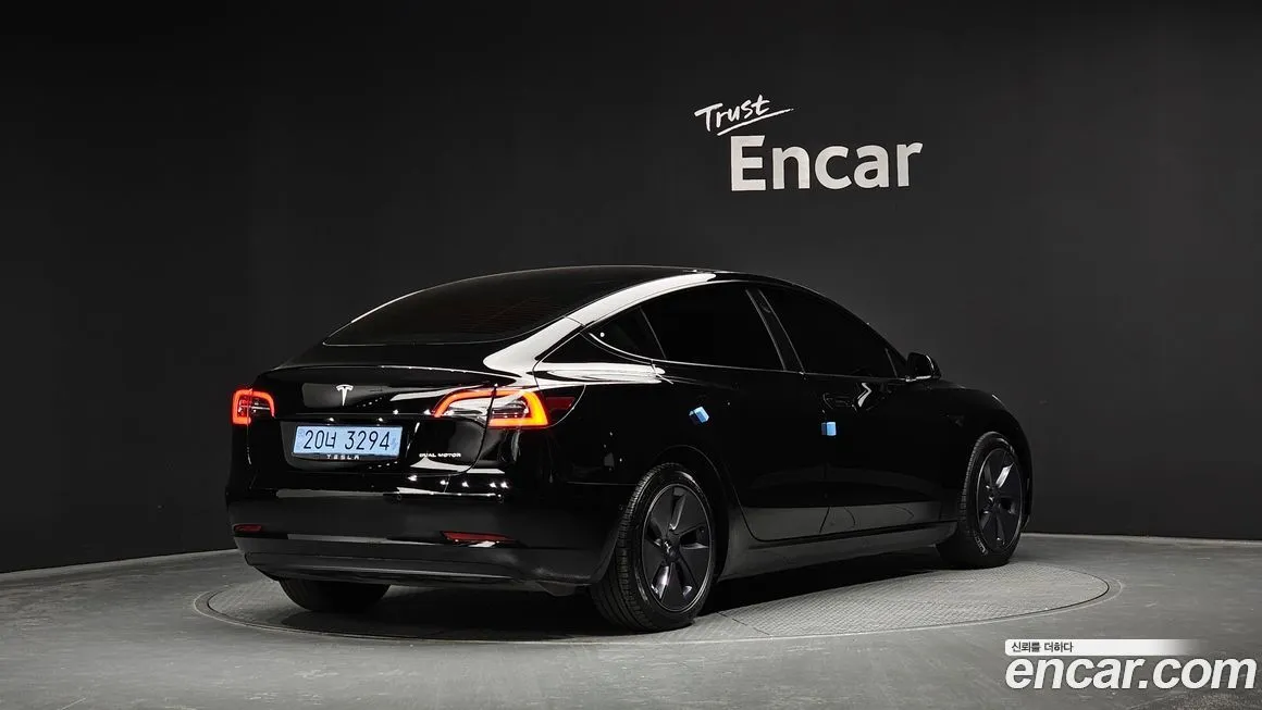 Tesla Model 3 — фото 4