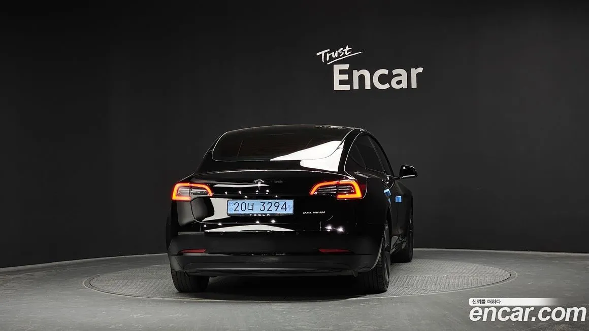 Tesla Model 3 — фото 3