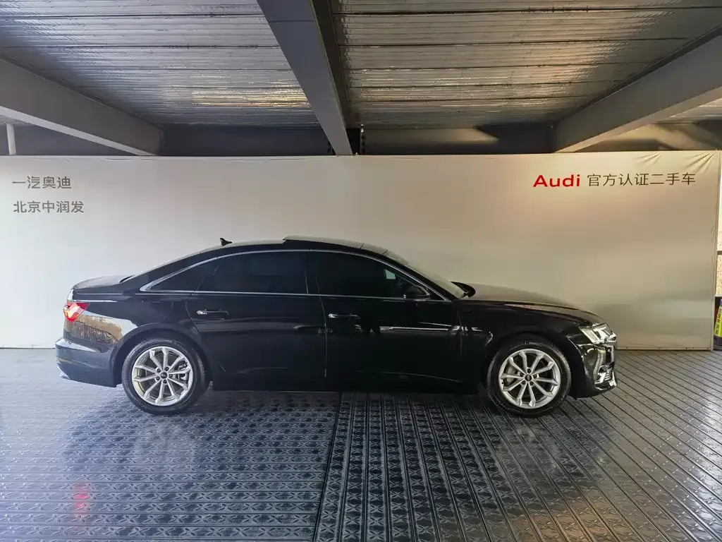 Audi A6L 2023 из CN, фото 4