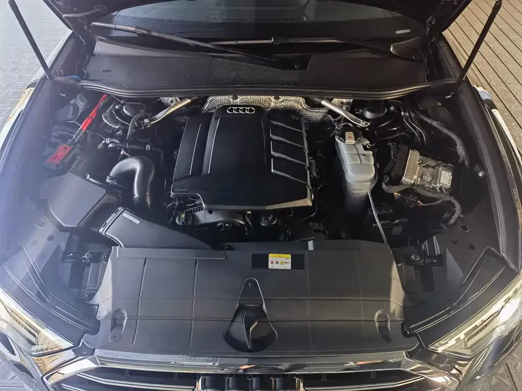 Audi A6L 2023 из CN, фото 6