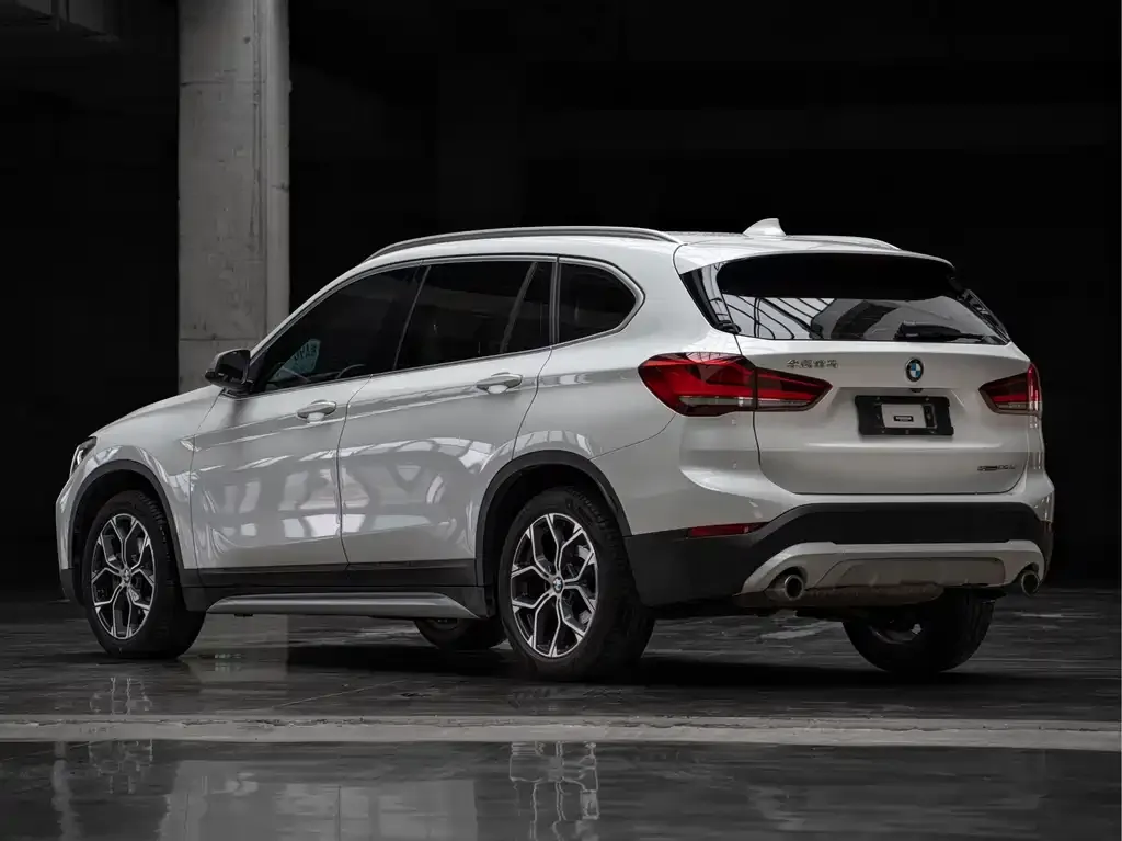 BMW X1 — фото 8